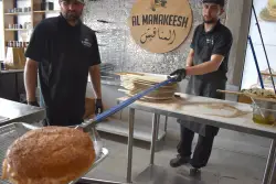 Bridgeview’s Al Manakeesh bakes Arabic flatbread and ‘bagels’ 1,001 ways